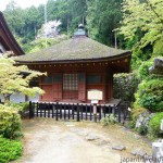 Small Building next to the Hondo at Chomeiji Temple